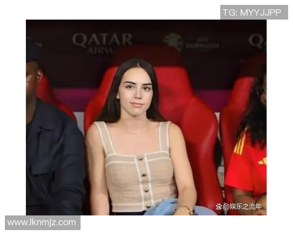 日韩足球明星的女友们：她们的爱情故事与生活点滴揭秘